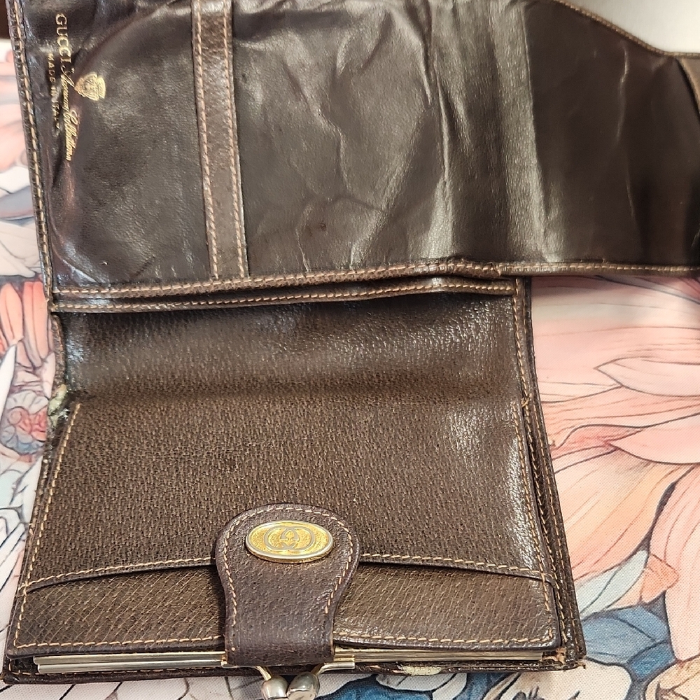 Vintage Gucci Beige and Brown Wallet with Signature Stripe - Picture 7 of 12